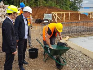 Polozitev temeljnega kamna pred gradnjo PLC KT, 14082018, foto Lapego (1)